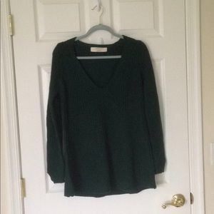 Zara: Dark Green V-Neck Cable Knit Sweater